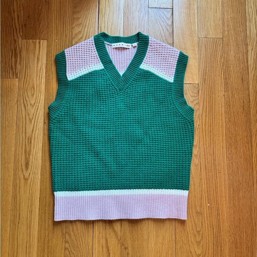 Green and Pink Sleeveless Knit Top